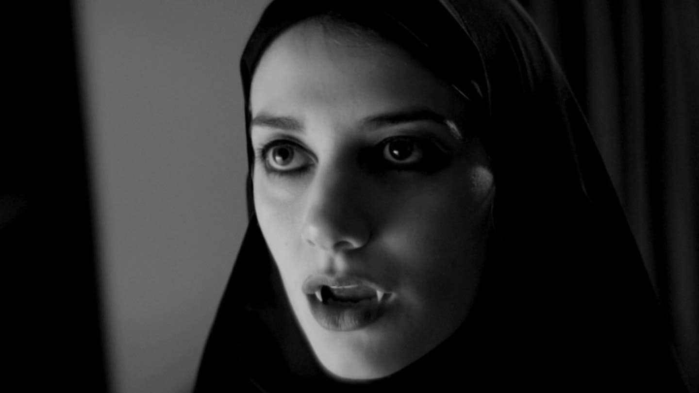 A Girl Walks Home Alone At Night (2014)