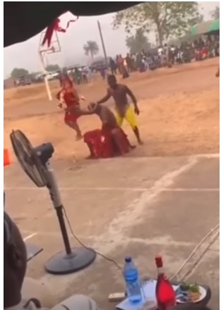 Native doctor accidentally sets himself on fire while trying to show off his power (Video) - native doctor set himself fire